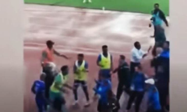 “كاف” يوقف لاعب الهلال السوداني 3 مباريات ويغرمه 5 آلاف دولار على خلفية ما جرى بلقاء مولودية الجزائر
